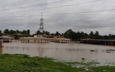 Karnataka rain (IANS)20180818152947_l